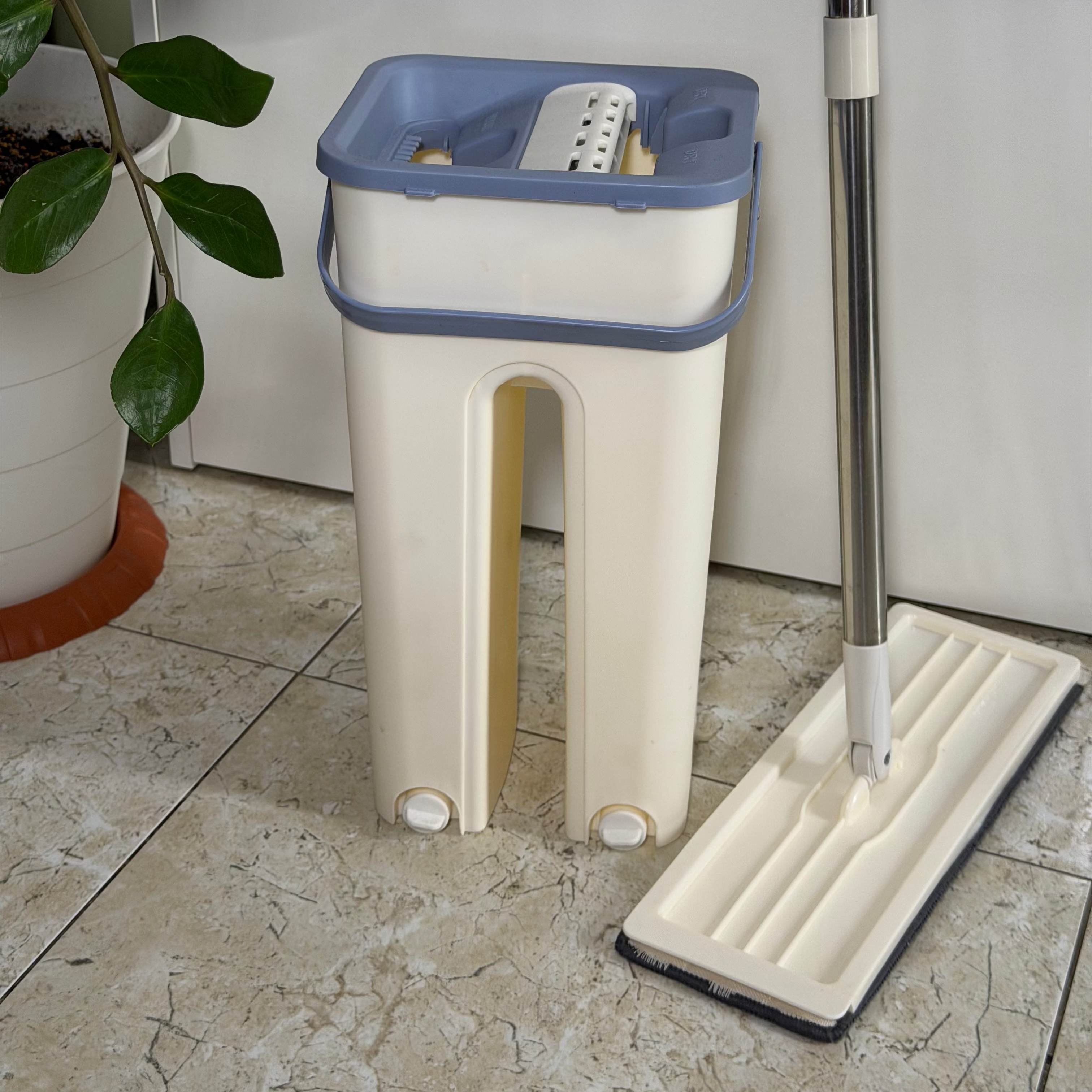 Mopa con cubo escurridor