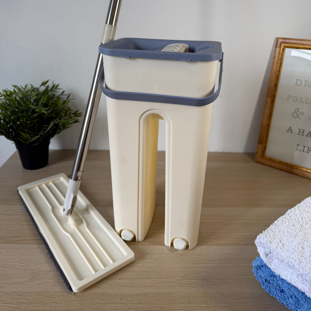 Mopa con cubo escurridor